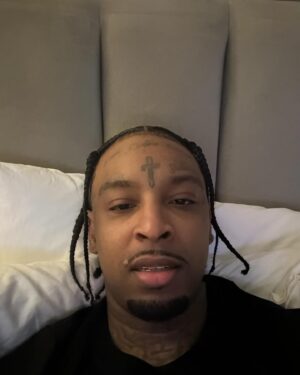 21 Savage Instagram - I promise I don’t have a lazy eye my camera be wiggin