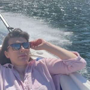 Milla Jovovich Instagram - What an incredible day we had taking the kids on a gorgeous boat tour of #Indianarm in Vancouver with Mike @indianarmcharters! We had so much fun finding nice spots to swim by the waterfalls and Mike has a bbq on his boat, so my hubby grilled up some burgers right there on the water! It was truly a magical and unforgettable trip.✨