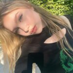 Ella Anderson Instagram - hangin side ways