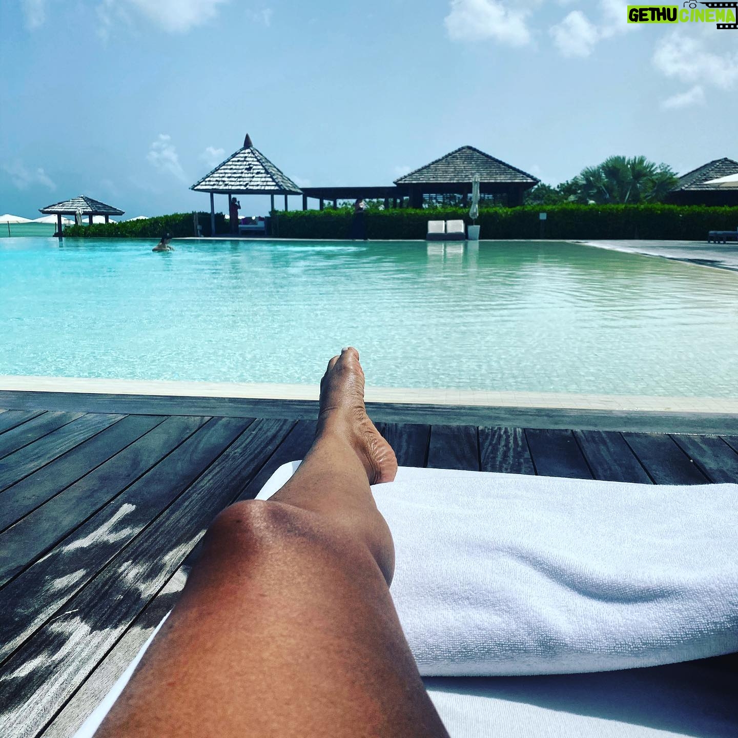 Nia Long Instagram - Heavenly toe dip #donotdisturb ♥️