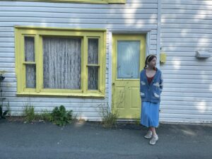 Milla Jovovich Instagram - We’re finally in Newfoundland for the last leg of @everanderson’s new movie #peterpanandwendy! We spent the day walking around the gorgeous town and had lunch at the historic @mallardcottage which was so delicious. They even have their own garden in the backyard and in the last pic you can see the way they roast meat, slow and low on hot coals made of wood from the area. Ever and her co-star @alexandermolonyofficial who plays Peter Pan had a great time finding old bones scattered around and trying to guess what each plant was growing in the garden. It’s a seaside town of charming, old houses painted in brilliant colors, sweet and friendly people and even cool vintage clothing stores. In the evening we sit downstairs at our hotel with the rest of the cast and parents playing Empire for hours! I feel so lucky to be experiencing this with my amazing kiddo! #peterpanandwendy #disney #newfoundland