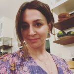 Caterina Scorsone Instagram - Haven’t posted in a minute. Here’s a quiet selfie in the kitchen. Luna’s been fed and is purring on the couch. Kitchen is clean. Everything is done. Everyone is safe and taken care of. I’m still on hiatus. And after I post this I am going to read a book made of paper and ink. I have a cup of tulsi tea and a candle that smells like a campfire. I can hear an owl outside. This is exquisite pleasure.