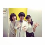 Suzu Hirose Instagram - おっはよう
林先生が驚く初耳学!昨日O.A.みてくださった方
ありがとうございました。前回の収録の時に会えた
おふたりとせっかく撮っていただいたので、
無理矢理なこのタイミングではあるが、、、！
そしてやっとなんか気持ちのいい天気ですね。
これで先生！観に行けるね。行くしかないね。
私もお忍び行きたいと思っておる。
むしろ今日行けるんじゃないか疑惑。
わからないけど！でも、絶対行く！
 じゃ、SUNNYの撮影行ってきます☺︎