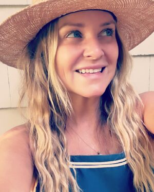 Jessica Capshaw Instagram - Sunday, fun day 💙