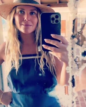Jessica Capshaw Instagram - Sunday, fun day 💙