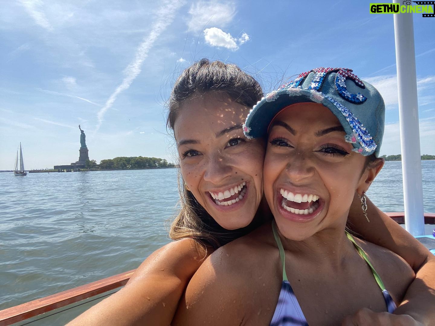 Gina Rodriguez - 479.6K Likes - ❤️✨