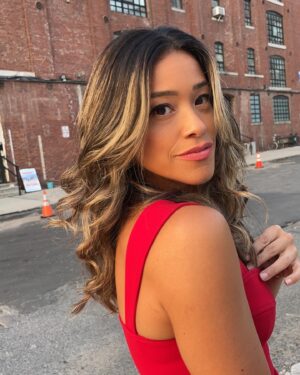 Gina Rodriguez Instagram - 🗽❤️
