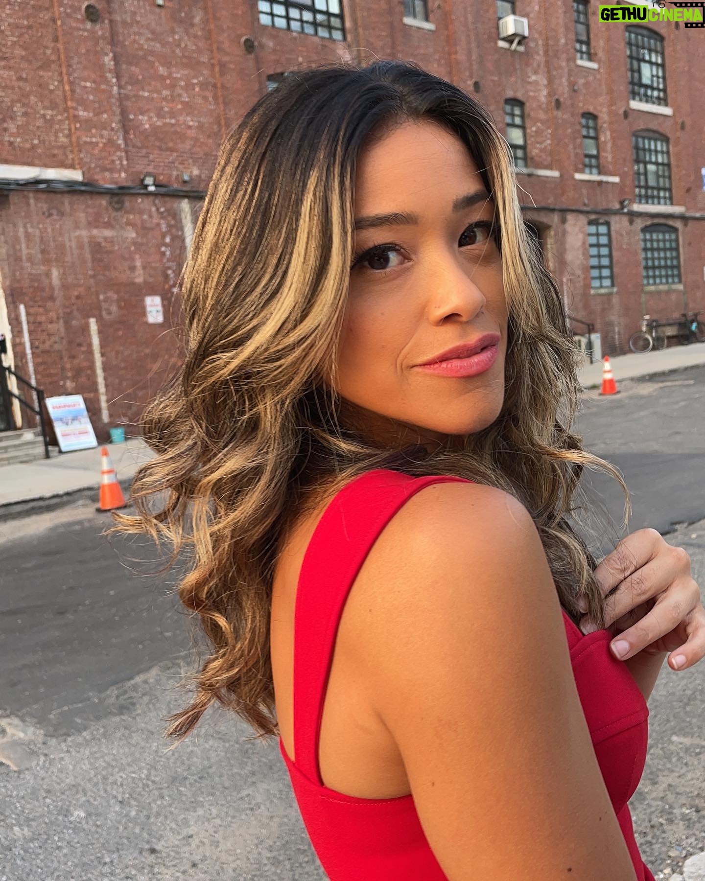 Gina Rodriguez - 301.3K Likes - 🗽❤️
