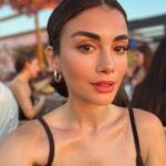 Özge Yağız Instagram –