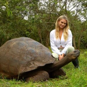 Kinsey Wolanski Instagram - Wow the Galápagos Islands ❤️😍