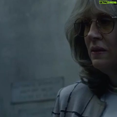Sarah Paulson Instagram - Go Behind the scenes with the cast and creators of @ACSFX for a look at the complicated Linda Tripp. #ACSImpeachment