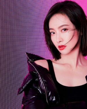 Victoria Song Instagram - #MONDOGENIUS天才世界# 天才世界无限可能 @moncler  #monclergenius