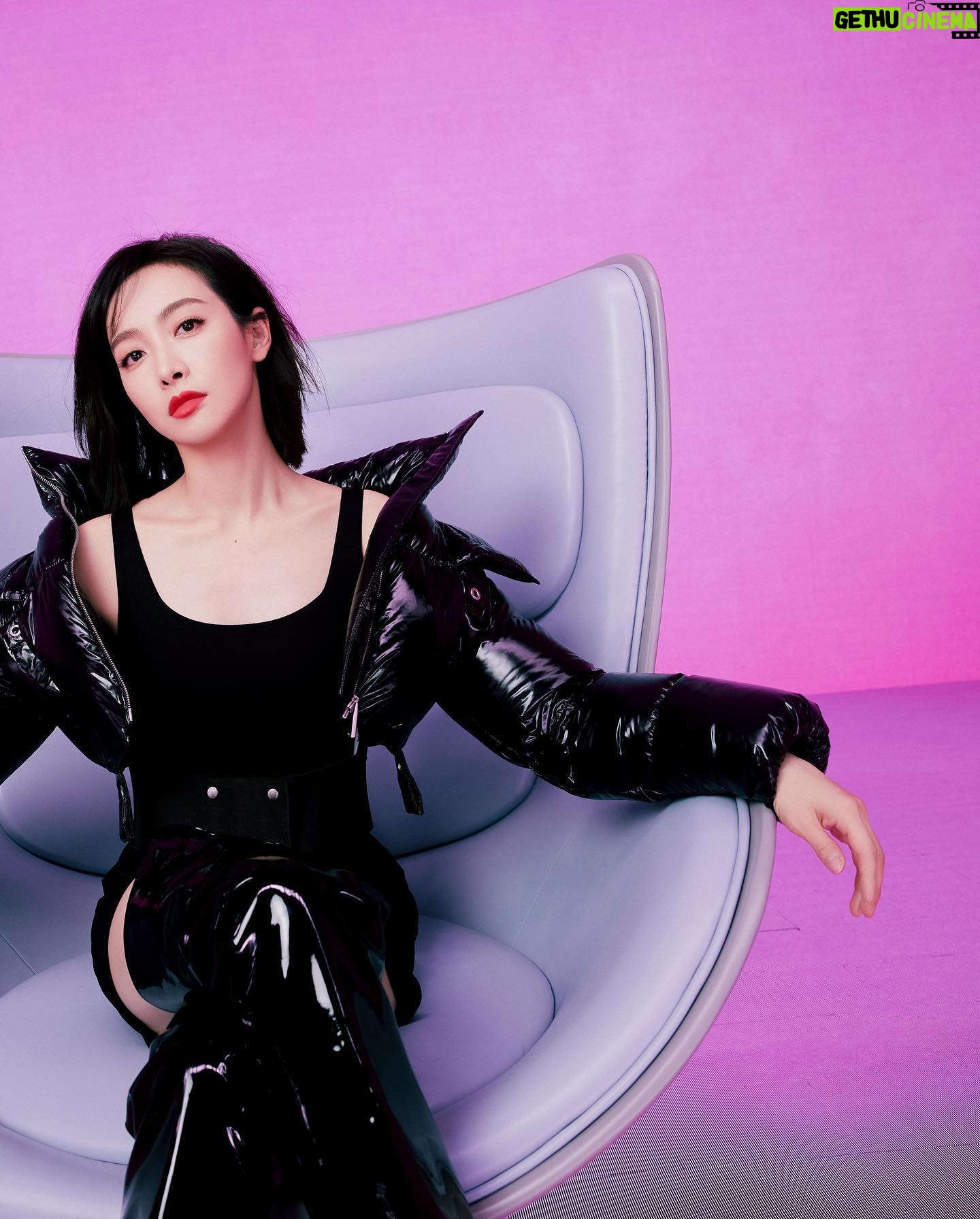 Victoria Song - 103.5K Likes - #MONDOGENIUS天才世界# 天才世界无限可能 @moncler #monclergenius