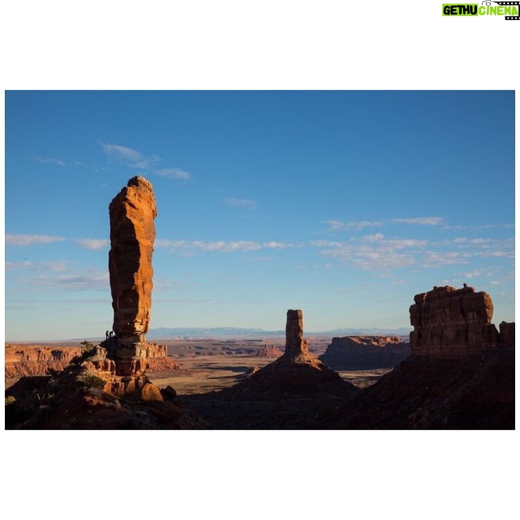Melissa Benoist Instagram - I grew up in the Southwest, and never thought of the monuments or national parks there as an ‘egregious use of government power.’ They are spiritual, important, sacred, and bigger than all of us—and they should be protected. I stand with #bearsears and #grandstaircase #standforpublicland