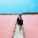 Kinsey Wolanski Instagram – Road tripped down to the south part of the island this weekend and found these stunning Pink Salt Flats 🧂