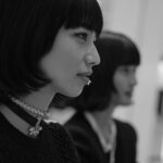 Nana Komatsu Instagram - CHANEL collection S/S2022 🚶‍♂️...

「ファッション=服、モデル、フォトグラファー」
とヴィルジニーは語る。
カメラマンのフラッシュを浴びる中、モデルが歩くという80年代から90年代のランウェイを思い起こさせる演出は、今までのcollectionと一味違った躍動感、観てる私達も心躍りました💃着てみたいものが沢山〜‼︎

Thank you for the special time, CHANEL🌹 
I'm looking forward to the next time!!

@chanelofficial
#chanelspringsummer