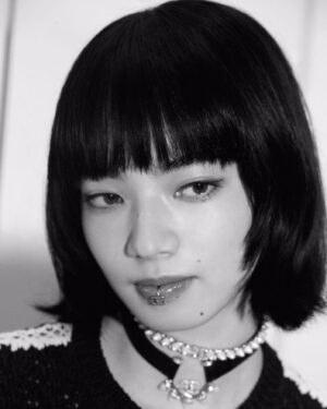 Nana Komatsu Instagram - 🔙👯‍♀️🪐🎬💡🔌🎶 
s/s2022 @chanelofficial
#chanelspringsummer