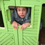 Marina Fedunkiv Instagram - Понедельник открывает прагматичная #НеМоника. 

А что вы думаете по этому поводу: ипотечники есть здесь?

Полная версия трека по ссылке в шапке профиля 👆🏻

#федункив #маринафедункив #актриса #певица #камеди #прикол #ипотека #юмор #пожилойблоггер #советскаяльвица