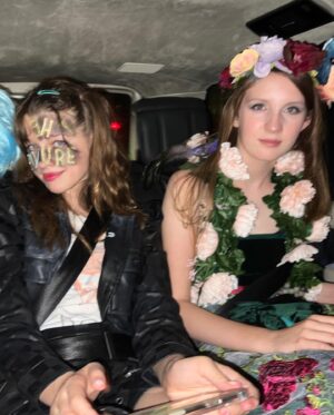 Milla Jovovich Instagram - Happy Halloween weekend🎃🎃🎃🎃
Dropping the three amigos off at their school dance and then off to @brownstonedesigns for some mom time with my ladies!!🥳🥳🥳