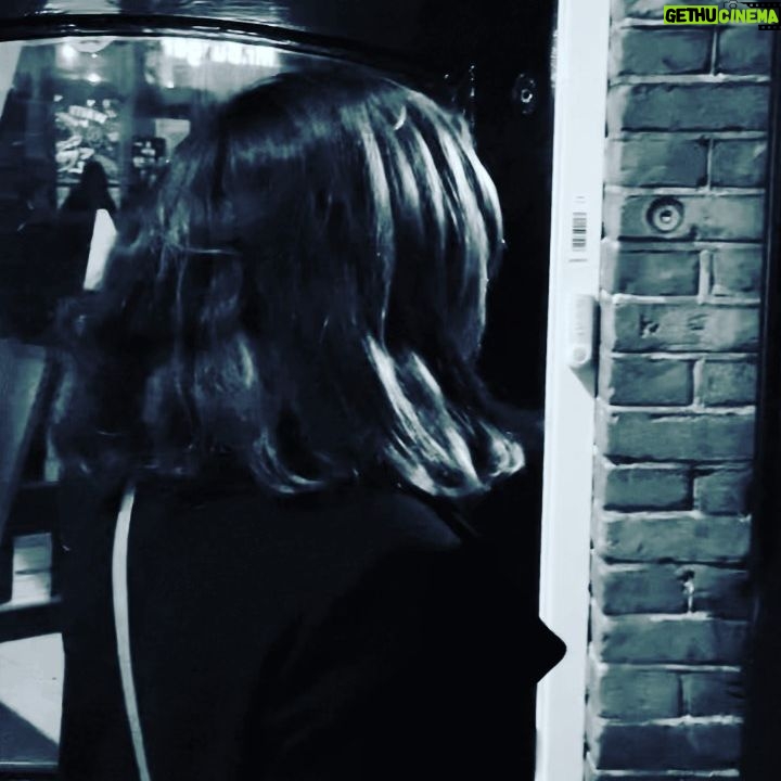 Aubrey Plaza Instagram - FIJNE HAGOWEENY #ghostalley #christmaswitch