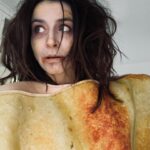 Caterina Scorsone Instagram - My eldest decided we would go as The Walking Bread. We did. Happy Halloween. 🍞👻🎃💛