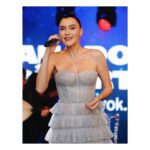 Şevval Sam Instagram - 💙💙💙💙💙
Teşekkürlerimizle🙏🏼💕⭐️⭐️⭐️⭐️⭐️⭐️⭐️
Elbise: @tarikedizofficial 
Styling: @816styling 
@mina.tanay @sburcucam 
Menajer: @ceydahasirci