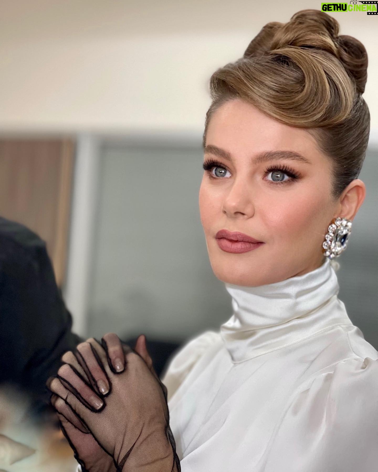 Burcu Biricik - 723.6K Likes - backstage π€π