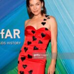 Milla Jovovich Instagram - Want to give a huge thank you to our amazing glam team from both @everanderson and I for making us both look gorgeous at last night @amfar gala!
Make up: @hollysilius 
Hair: @officialdanilohair 
My dress: @jeremyscott 
Ever’s dress: @miumiu