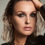 Camilla Luddington Instagram - So excited to be on the NOV/DEC cover for @my71mag ⭐️⭐️⭐️⭐️!!! Link in bio!
Thank you to everyone involved! #greysanatomy 

Photographer @benjoarwas
Styling @itsamandalim
Hair @eddie_cook
Makeup @thetonyabrewer