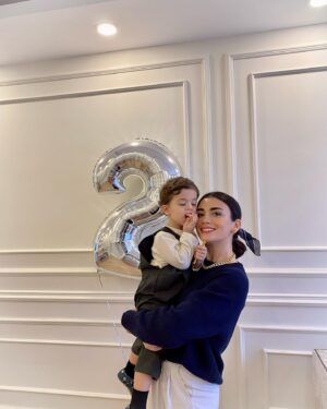 Özge Yağız Instagram - sen canımdan içerisin💛 #teyzoş