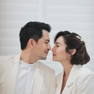 Jennylyn Mercado Instagram - 👰🏻‍♀️💚🤵🏻
@patdy11 &  @nelwinuyphoto
#forevernahosijenatden