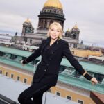 Kristina Orbakayte Instagram - Вчера выдался очень насыщенный день! Сперва, вместе с @edgar_rivegauche мы презентовали мой новый аромат Kristina, над созданием которого мы работали совместно с @p.terenzi и @tiziansterenzi 🌟 Спасибо отелю SO/ St. Petersburg и всем гостям мероприятия за эту тёплую встречу!
⠀
А после я посетила клиентский день в магазине РИВ ГОШ Пассаж, где царила настоящая атмосфера праздника.
⠀
Петербург ❤️
#ривгош #kristina_tt #КристинаОрбакайте #clarins