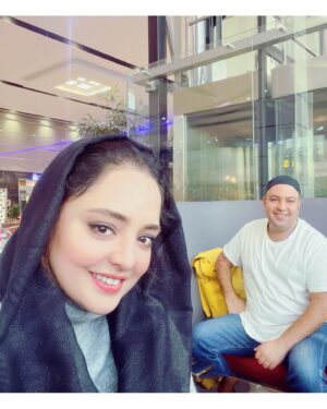 Narges Mohammadi Instagram - با همسر جان🤗