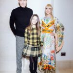 Kristina Orbakayte Instagram - Вчера, после съёмки в Новогоднем Огоньке, Клавочка впервые в жизни попросила взять её с собой на светское мероприятие! ⚡️Это была премия журнала @okmagazine_ru  А я выгуляла платье из новой коллекции #Gucci100 #кристинаорбакайте #kristinaorbakaite 💐