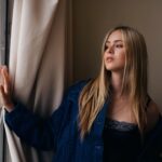 Loreto Peralta Instagram - La industria de la moda impacta directamente al medio ambiente, es por eso que es importante ser conscientes de nuestro consumo y sobre todo ser parte del cambio!!

Me encanta la colección WellThread®️de @levismx ya que está pensada a través de principios de diseño que la hacen 100% sustentable y está elaborada con materiales innovadores que consumen menos agua y productos químicos #CompraMejorUsaloMas #liveinlevis