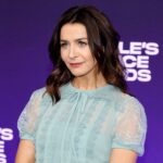 Caterina Scorsone Instagram - Represented the team at @greysabc last night at the @peopleschoice awards. We took home two! 🏆🏆
Congratulations to @ellenpompeo and the whole darn whack of us on the Best Drama Award. So proud to be a part of this thing. Love all you People. ❤️ makeup by @taiyoungstyle hair by @cutmarc 💋