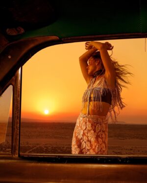 Olivia Wilde Instagram - Honored to have spent a few days of fun in the desert with @annieleibovitz and the brilliant @voguemagazine team for this story, written by Alexandra Schwartz. Thank you @gabriellak_j @edwardlampley @gracegraceahn @sergiokletnoy. Truly what is life? 🤯