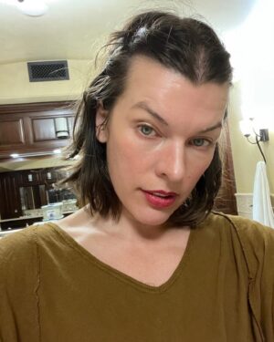 Milla Jovovich Instagram - A little peek into the last week😘 
Now these moments look ideal. And they truly are. And their are a few reasons for that. 1. I have lots of help. I have two INCREDIBLE nannies who have been with my family for years and who are some of my nearest and dearest friends. My father lives with us and is always there. I have amazing friends and family who are constantly around bringing joy to our lives. 2. I have a husband who loves to be home with us and shares all the tough parts of parenting with me. 3. I have a career that I love and that’s been incredibly successful which gives me the financial privilege of spending a lot of time with my family. 4. Because of said privileged life, I have had access to abortion, used it and chose the right time to have children, with the right man. I CHOSE to have children. Because I WANTED them so much. I wanted to be a mother. I wanted to spend time with my family. I could afford children. I was able to live my life to the fullest before having children. They are not a burden but a joy. Because of laws like SB8 in Texas, these choices are now gone for so many women. And the women affected most are the ones living below the poverty line. They don’t have the privilege to wait and have babies when they want them and can truly give them the time and attention they demand. They won’t have the privilege of finishing their schooling and figuring out what they want to do with their OWN LIVES first. It’s heartbreaking. I read so many stories of child abuse and it’s laws like SB8 that will make child abuse statistics soar in the coming decade and longer. It’s staggering to think that in this day and age, people in power can talk about the right to choose when it comes to vaccines, but will dare take the right to choose from women when it comes to child birth. It’s state enforced pregnancy. It’s brutal that something which should be such a blessing is now a curse on so many women who can’t afford to travel out of state for help. Here’s some  links, people and org’s to support:
@abortionfunds
@thepinkhousedefenders
@wholewomans
@sistersong-woc
@plannedparenthood
@sarahsophief 
@rallyandrise
#abortionisessential
#bansoffourbodies