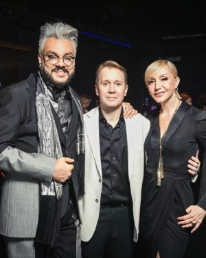 Kristina Orbakayte Instagram - Вчера был день, переходящий в ночь, от которого эмоции зашкаливают! В свой День рождения @emironovofficial  устроил грандиозную премьеру «Мастер и Маргарита»! Я вам не буду давать рецензию, потому что это не описать, это надо видеть, чувствовать  и восторгаться! А после 5ти часового спектакля все отправились праздновать и настолько потрясающая атмосфера любви и творчества царила в воздухе, что я не перестаю вспоминать и улыбаться сегодня. Спасибо 🙏❤️👏👏 #театрнаций #кристинаорбакайте