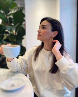 Özge Yağız Instagram -