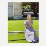 Minami Hamabe Instagram - 2022年のカレンダーを発売ささせていただくことになりましたー!!🙂

4月はじまりのカレンダーです!
A5サイズ…たぶん卓上です🙂
みなさまの日常にとけこめる
朗らかなカレンダーになっているのではないかなと思います🙂
すべての月がお気に入りです🙂

ずっと前にストーリーあげたことがあるのですが
実は密かにずっとアイコンを変えたくて!!
この投稿の写真4枚を
①～④でどれをアイコンにしようか迷っているのでご意見聞かせてください🙂
紫ワンピースが爽やかでいいなあとすべて紫ワンピース候補です🙂

カレンダーは2月10日発売です!!