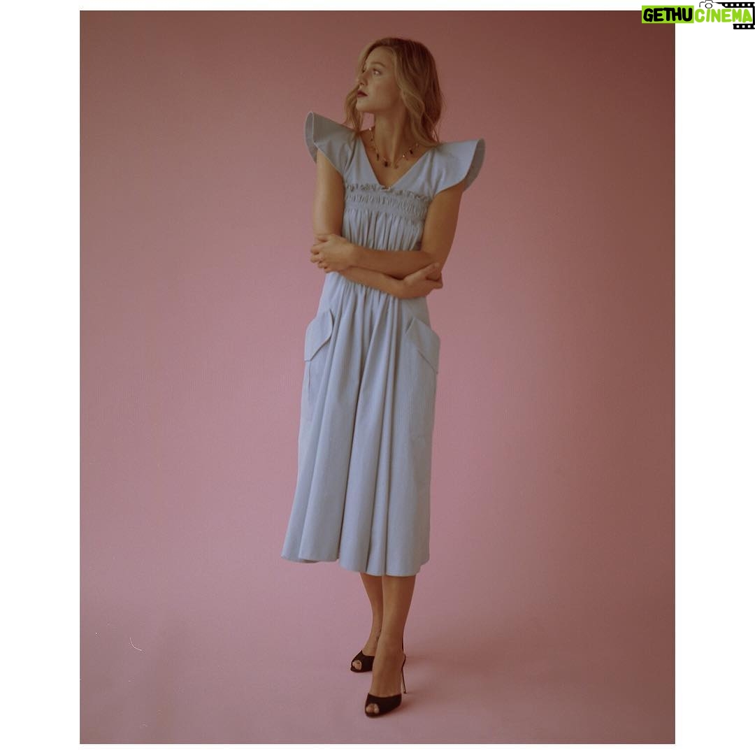 Melissa Benoist Instagram - 🍬 @wmag .com