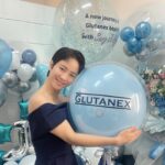 Song Ji-hyo Instagram - 대왕풍선이다아아
#글루타넥스 준비해주셔서 
넘넘넘 감사합니다..
앞으로 화이팅입니다!!! 아자아자!
