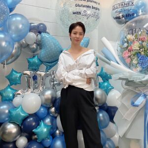 Song Ji-hyo Instagram - 대왕풍선이다아아
#글루타넥스 준비해주셔서 
넘넘넘 감사합니다..
앞으로 화이팅입니다!!! 아자아자!