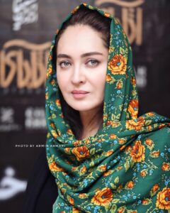 Niki Karimi Instagram - .

در اندرون من خسته دل ندانم کیست
که من خموشم و او در فغان و در غوغاست
.
اين شال زيبا را  يك خانم  در شهر 