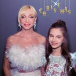 Kristina Orbakayte Instagram - Мы, девочки-католички, поздравляем всех с наступающим Рождеством ✨ We wish you a Merry Christmas! 🎄Счастья, счастья, счастья 🕊💖 #кристинаорбакайте #kristinaorbakaite #клавдияземцова #claudiazemtsova #девочкикатолички #merrychristmas