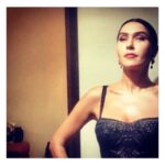 Şevval Sam Instagram - Bir #tbt de Paris’ten gelsin bakalım… #2017 konser öncesi…(gidesim var bir yerlere yine galiba)