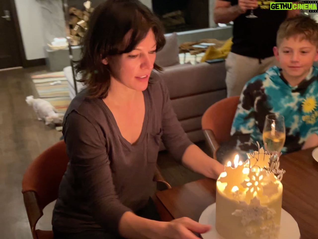 Milla Jovovich Instagram - Happy Holidays from our family to yours! Thank god for my people!!! I don’t know what I’d do with out the incredible support system I have from all my friends and family! We’ve been having such a blast in Utah for my bday, Christmas and New Year! Sledging and skiing, playing D&D for 12 hours at a time and cooking up a storm. Enjoy the little edit I did before bed and happy Holidays everyone!❤️❤️❤️
Music: @letigreworld Deceptacon