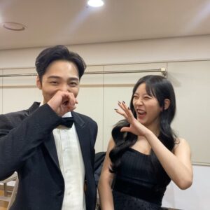Kim Sae-ron Instagram - 2021년 한 해도 모두들 고생 많으셨고
많은 분들 덕분에 제가 좋은 상을 받게 되어서 더욱 뜻 깊게 한 해를 마무리 했습니다 더 좋은 연기를 보여 드릴 수 있도록 노력하는 배우가 되겠습니다 모든 분들께 감사드립니다 새해 복 많이 받으세요❤️