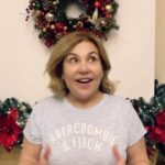Marina Fedunkiv Instagram - Загадать загадала, а сформулировать забыла или Новогодние желания имеют свойство сбываться! 🎄🥳 У кого ещё сбывалось загаданное неожиданным способом? Расскажите в комментах 👇🏻

#федункив #маринафедункив #актриса #певица #новыйгод #панама #желание #камеди #тревел #советскаяльвица